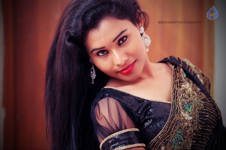 Leesa Latest Photos - 29 / 50 photos