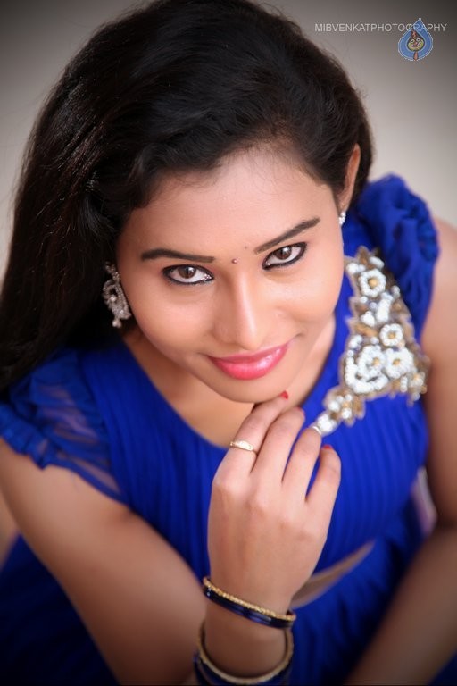 Leesa Latest Photos - 31 / 50 photos