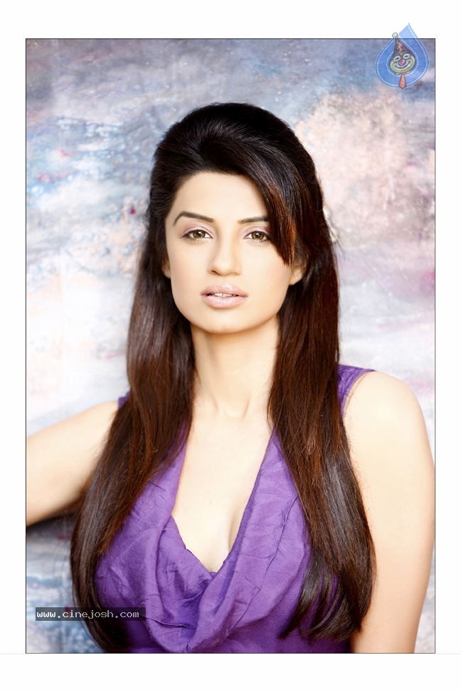 Lopa Bhatt Portfolio - 2 / 22 photos