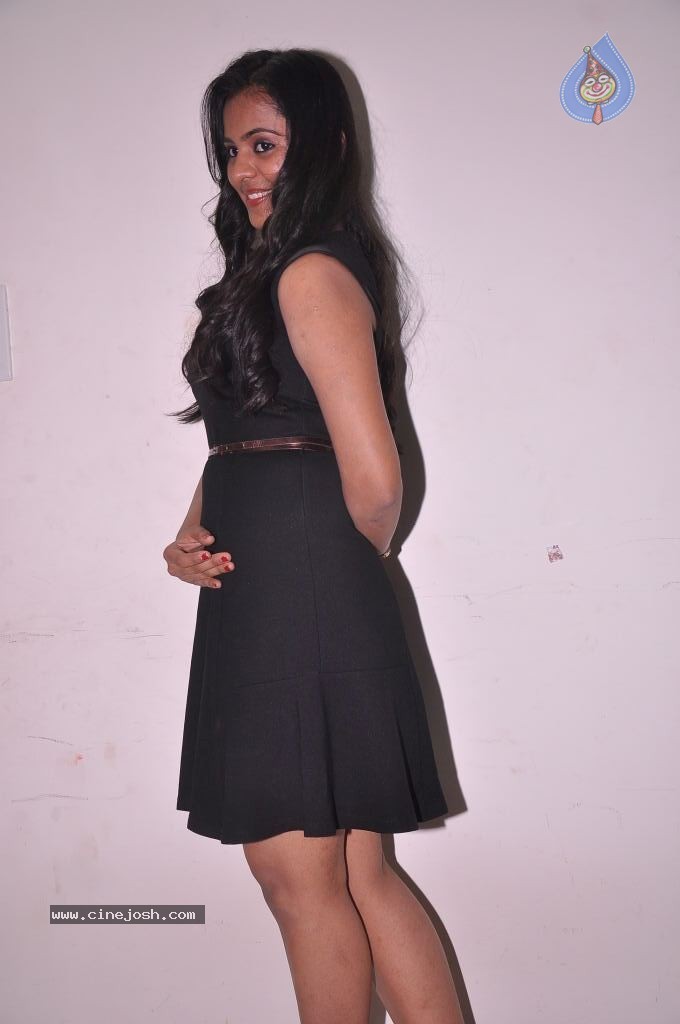 Maanasa New Stills - 24 / 69 photos