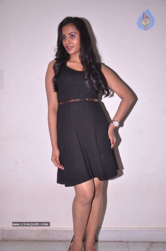 Maanasa New Stills - 30 / 69 photos