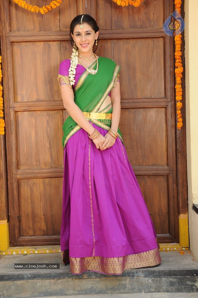 Maanasi Cute Stills - 53 / 69 photos