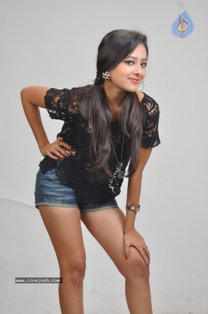 Madalasa Sharma Hot Pics - 42 / 96 photos