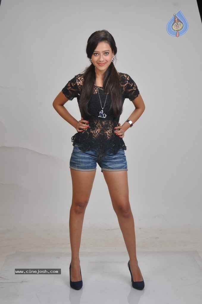 Madalasa Sharma Hot Pics - 53 / 96 photos