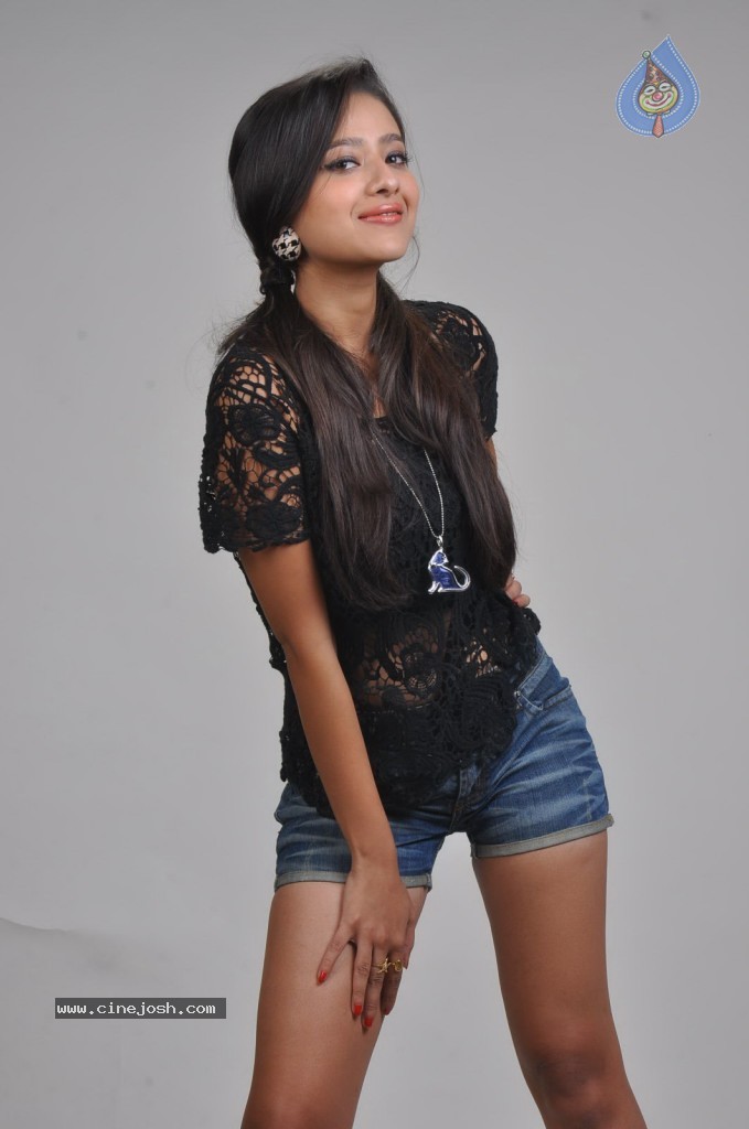 Madalasa Sharma Hot Pics - 57 / 96 photos