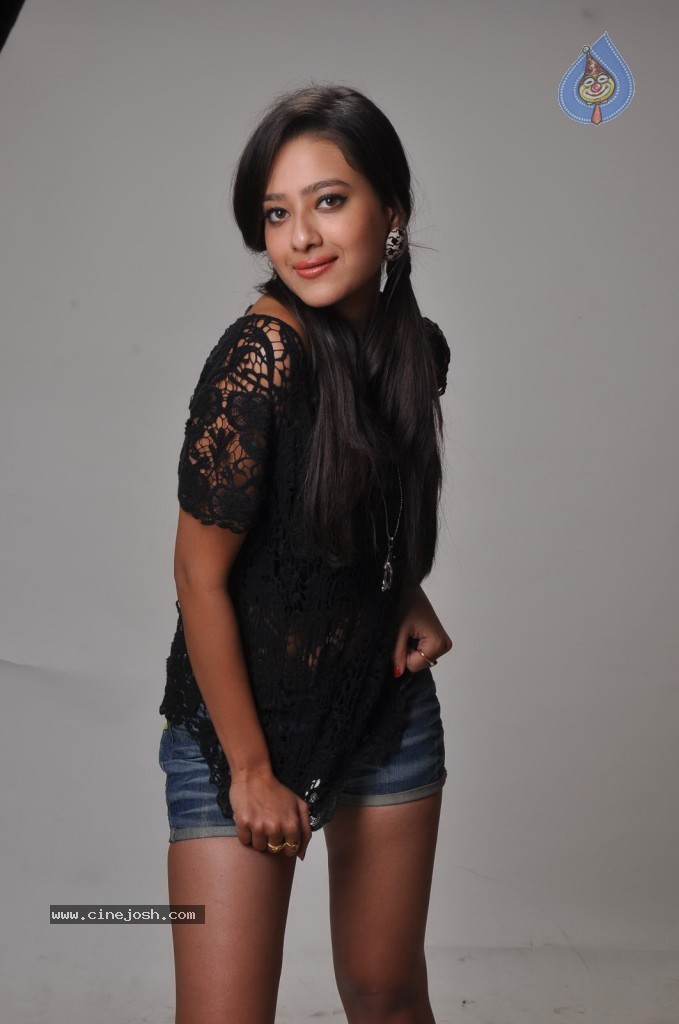 Madalasa Sharma Hot Pics - 81 / 96 photos