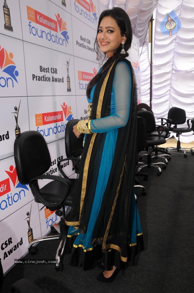 Madalasa Sharma New Stills - 10 / 41 photos