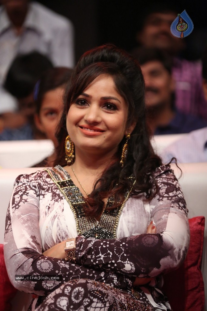 Madhavi Latha at Pooja Audio Launch - 34 / 89 photos