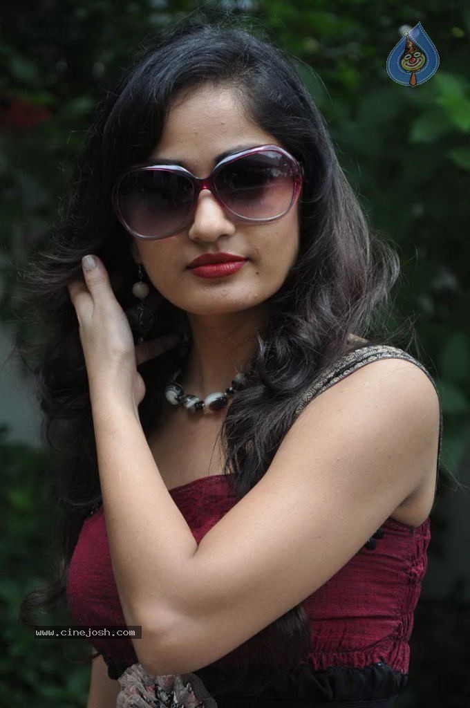 Madhavi Latha Gallery - 43 / 46 photos