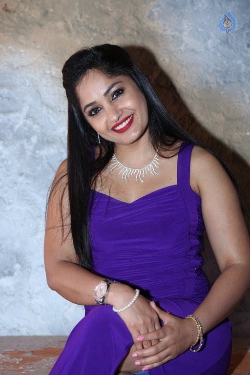 Madhavi Latha Latest Photos - 23 / 55 photos