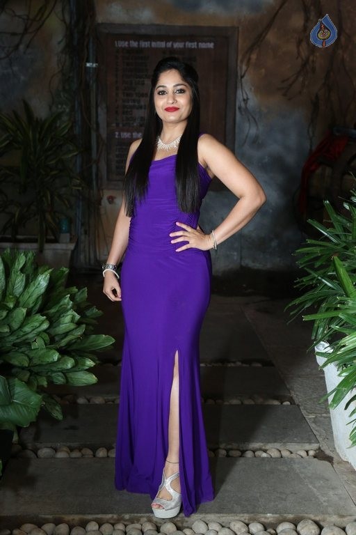 Madhavi Latha Latest Photos - 26 / 55 photos