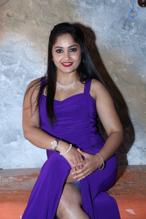 Madhavi Latha Latest Photos - 31 / 55 photos