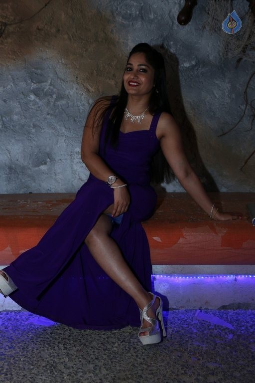 Madhavi Latha Latest Photos - 35 / 55 photos