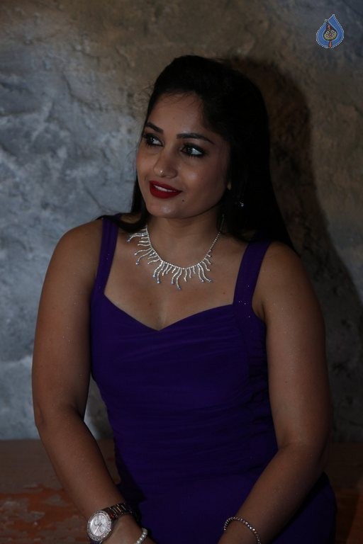 Madhavi Latha Latest Photos - 42 / 55 photos