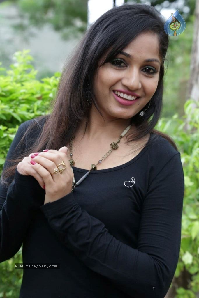 Madhavi Latha Latest Stills - 39 / 41 photos