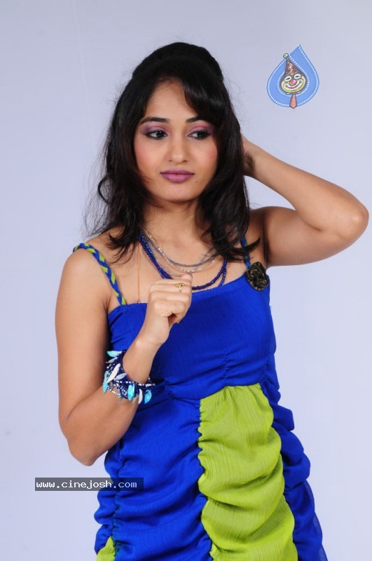 Madhavi Latha Stills - 36 / 210 photos