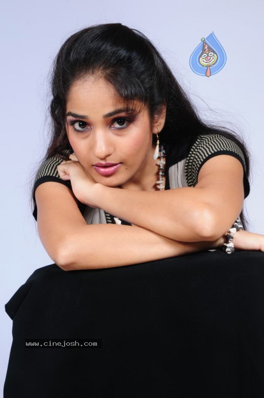 Madhavi Latha Stills - 182 / 210 photos