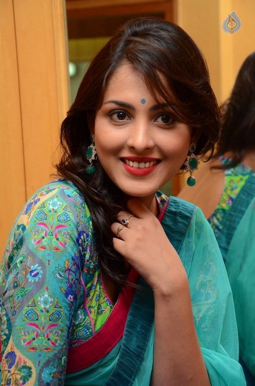 Madhu Shalini Latest Images - 18 / 42 photos