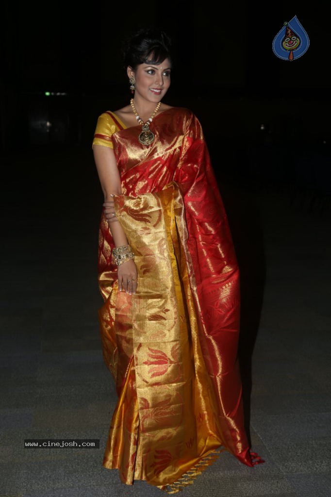 Madhu Shalini New Photos - 24 / 61 photos