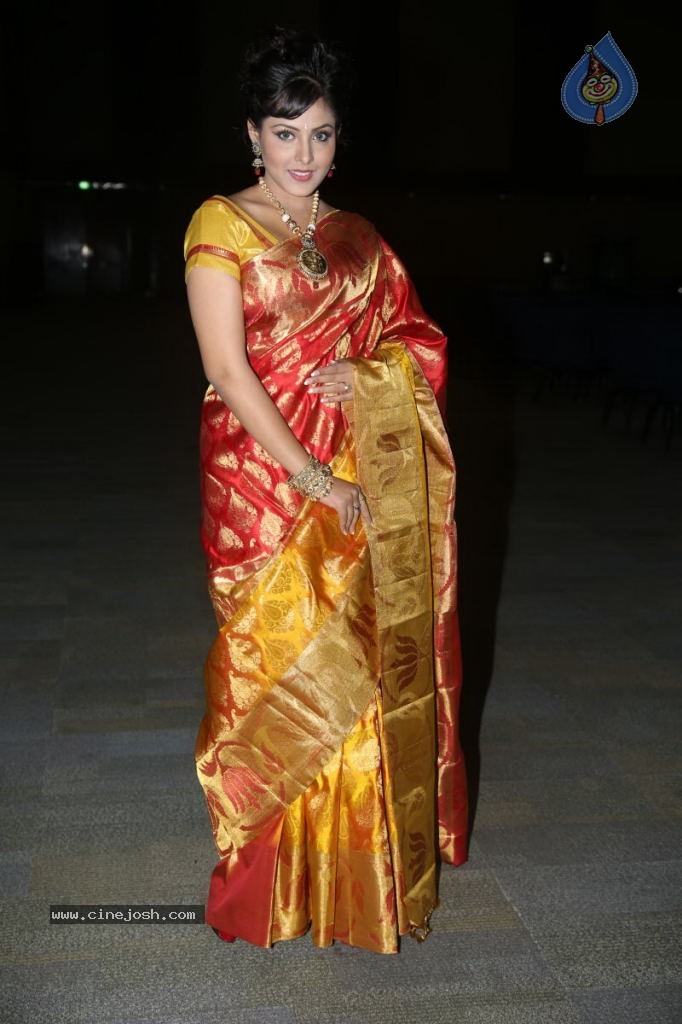 Madhu Shalini New Photos - 53 / 61 photos