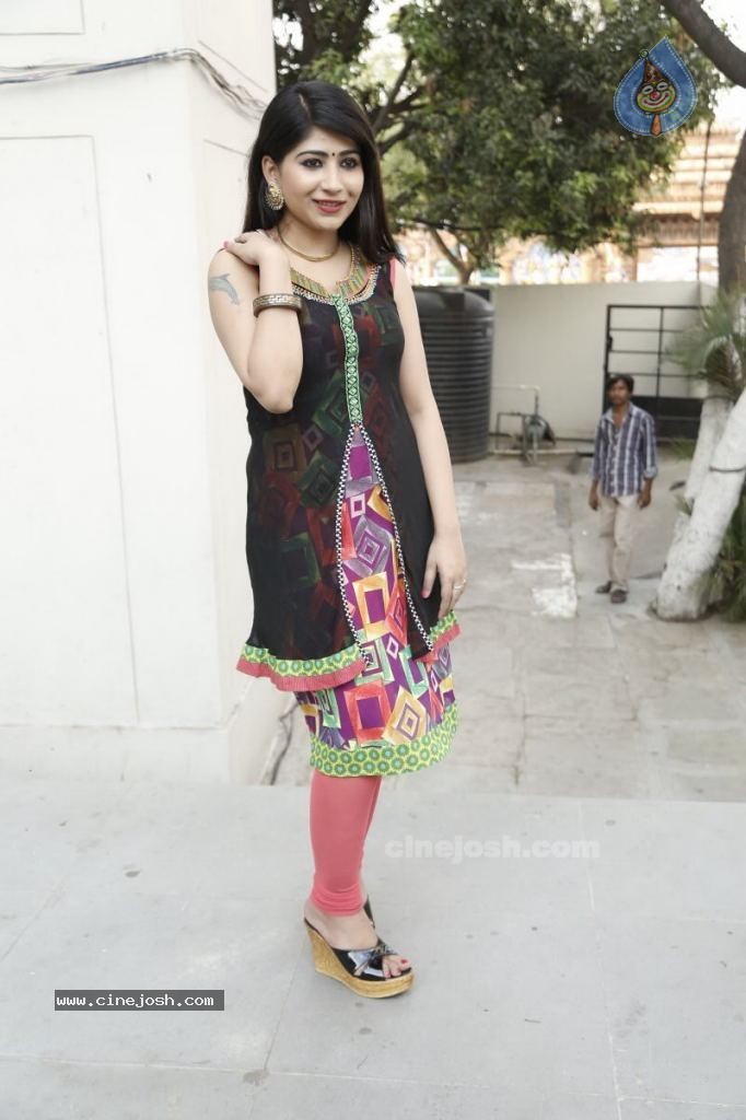 Madhulagna Das New Images - 29 / 39 photos