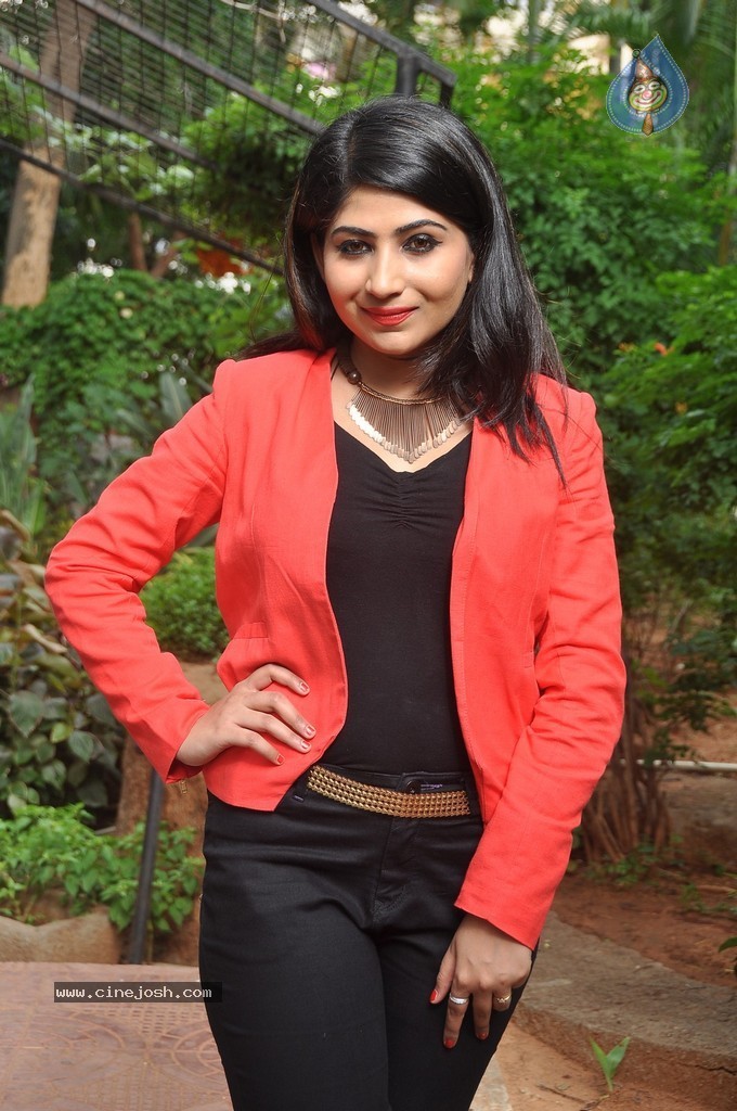 Madhulagna Das New Pics - 4 / 96 photos