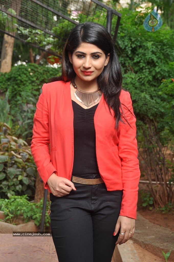 Madhulagna Das New Pics - 5 / 96 photos