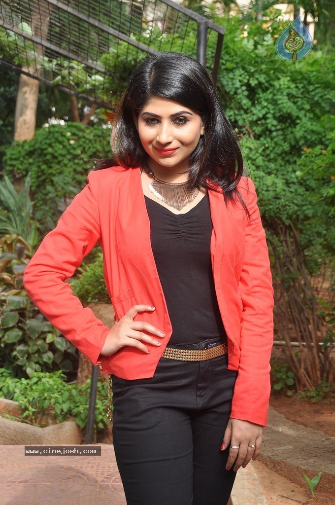 Madhulagna Das New Pics - 11 / 96 photos