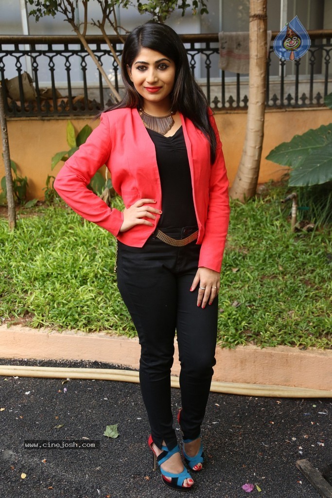 Madhulagna Das New Pics - 18 / 96 photos