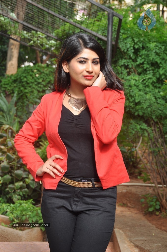 Madhulagna Das New Pics - 26 / 96 photos