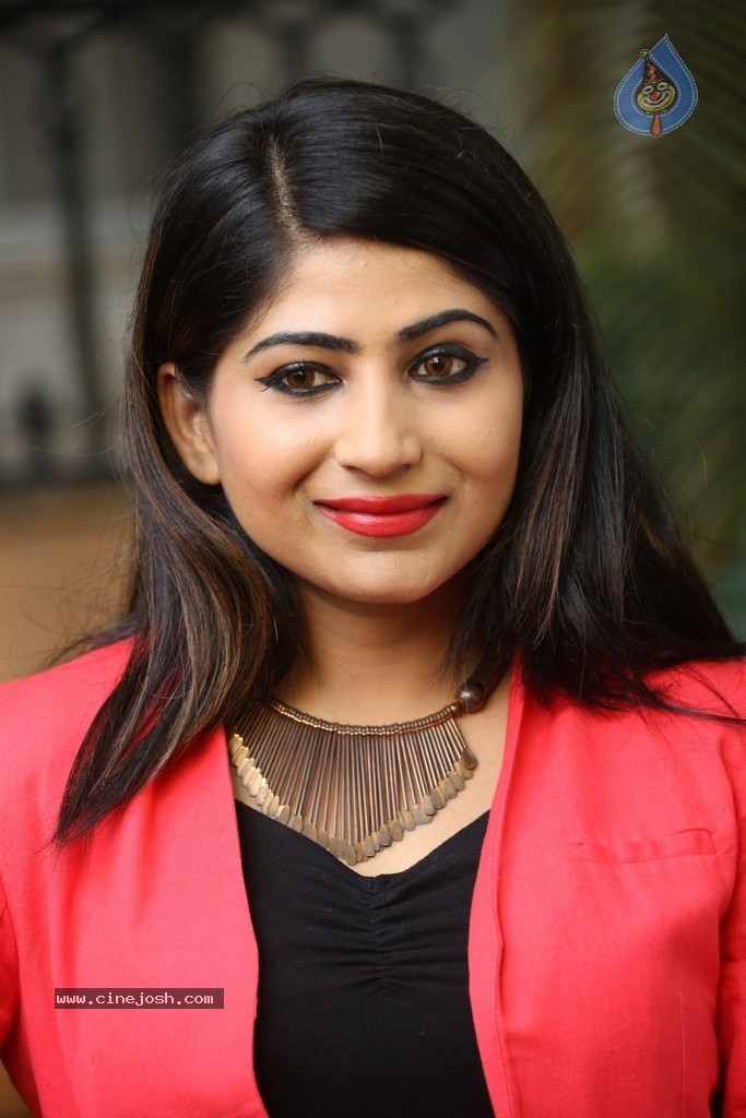 Madhulagna Das New Pics - 31 / 96 photos