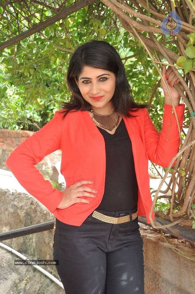 Madhulagna Das New Pics - 68 / 96 photos