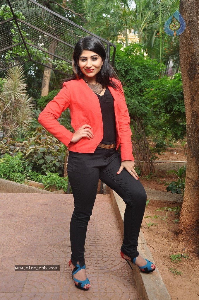 Madhulagna Das New Pics - 94 / 96 photos