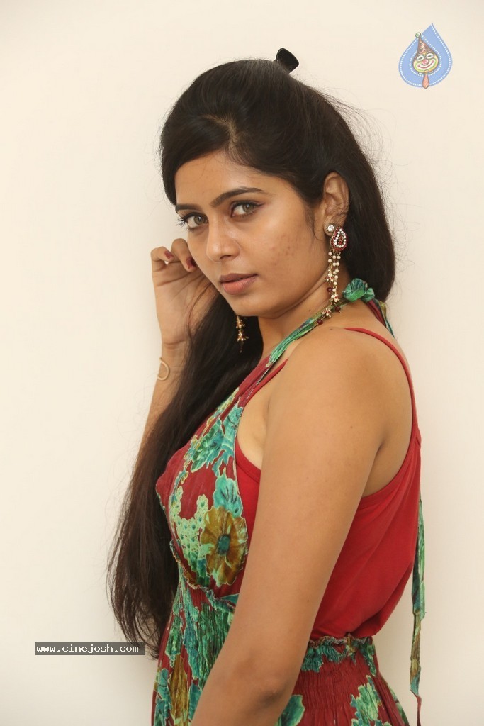 Madhumitha Gallery - 39 / 93 photos