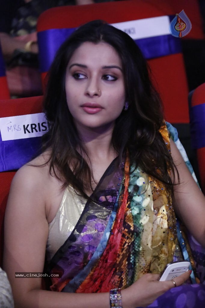 Madhurima Gallery - 25 / 35 photos