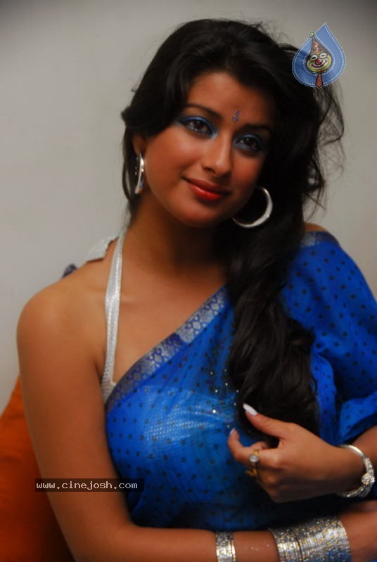 Madhurima Latest Photo Gallery - 2 / 40 photos