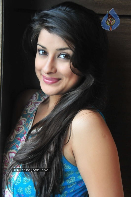 Madhurima Latest Photos - 11 / 108 photos