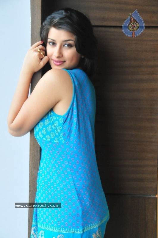 Madhurima Latest Photos - 26 / 108 photos