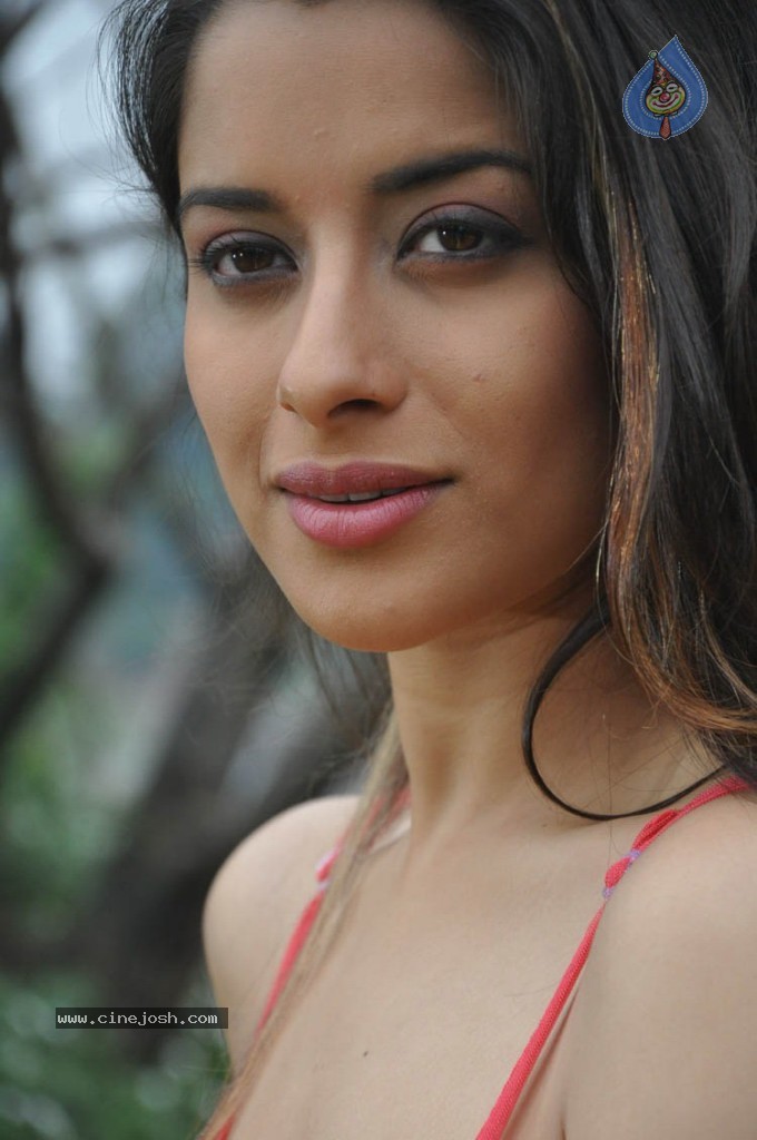 Madhurima Latest Photos - 6 / 41 photos