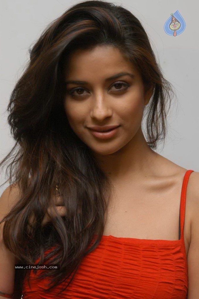 Madhurima Latest Stills - 44 / 49 photos