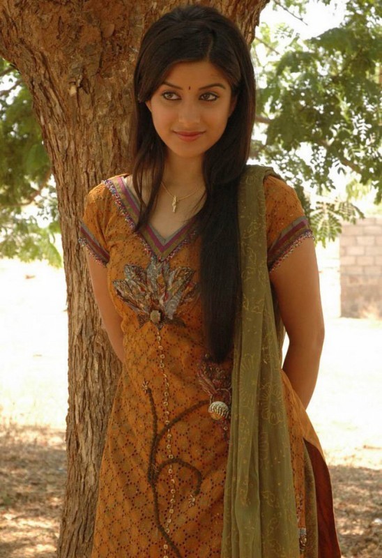 Madhurima New Gallery - 11 / 34 photos