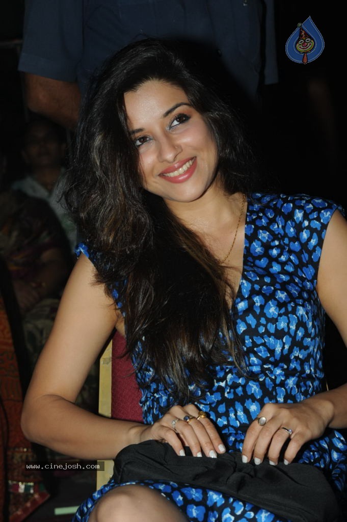 Madhurima New Stills - 68 / 70 photos