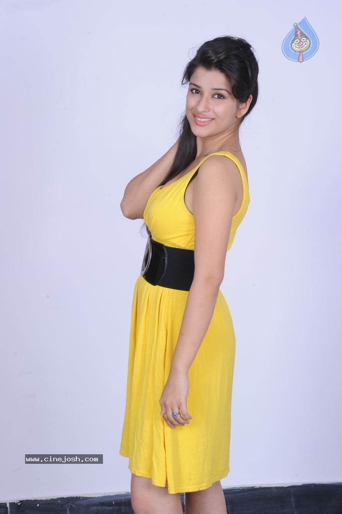 Madhurima Photos - 59 / 102 photos