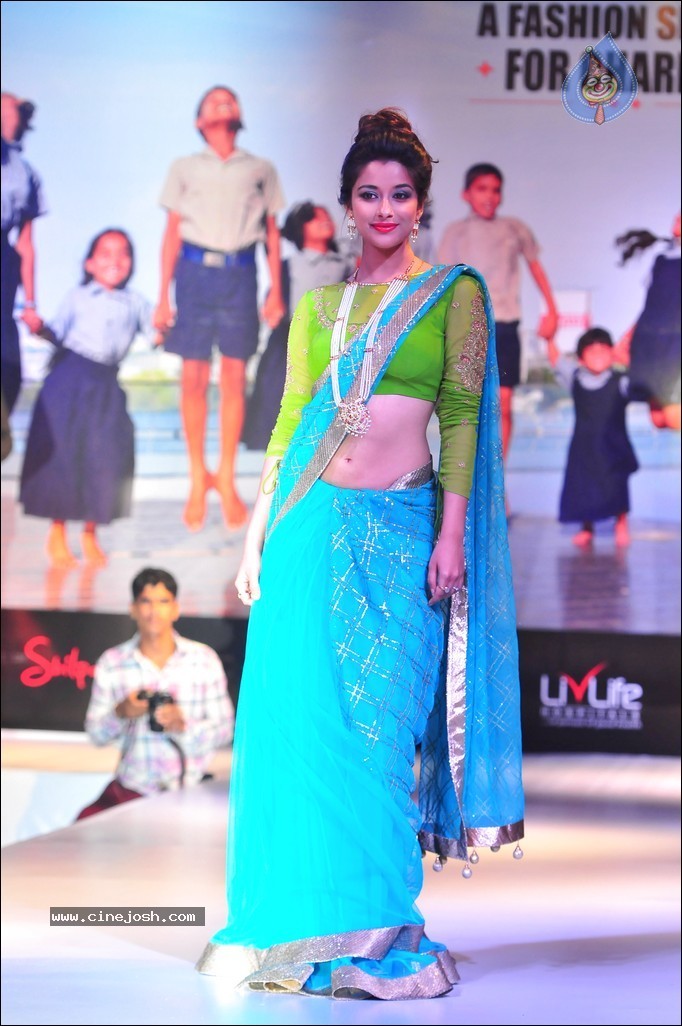 Madhurima Ramp Walk Photos - 23 / 30 photos