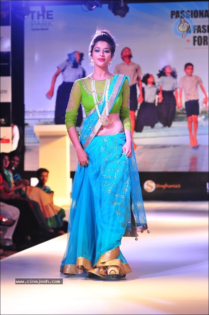 Madhurima Ramp Walk Photos - 26 / 30 photos