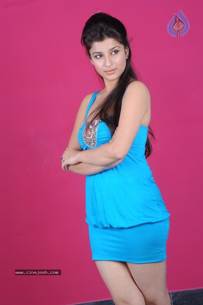 Madhurima Spicy Stills - 7 / 84 photos