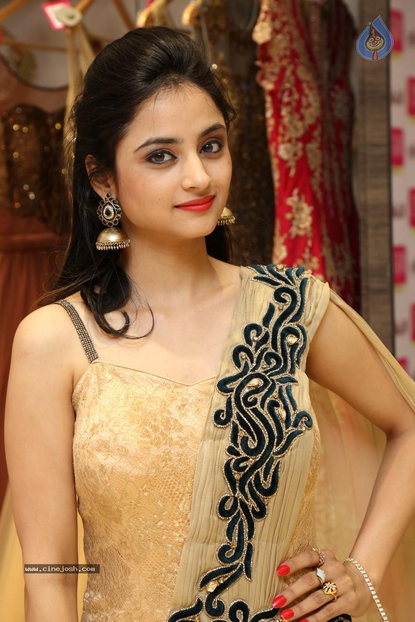 Madirakshi New Photos - 16 / 42 photos