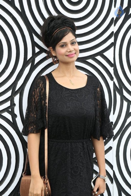 Mahekhanita Murthy Photos - 22 / 39 photos