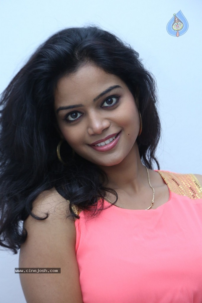 Maheswari New Photos - 13 / 73 photos