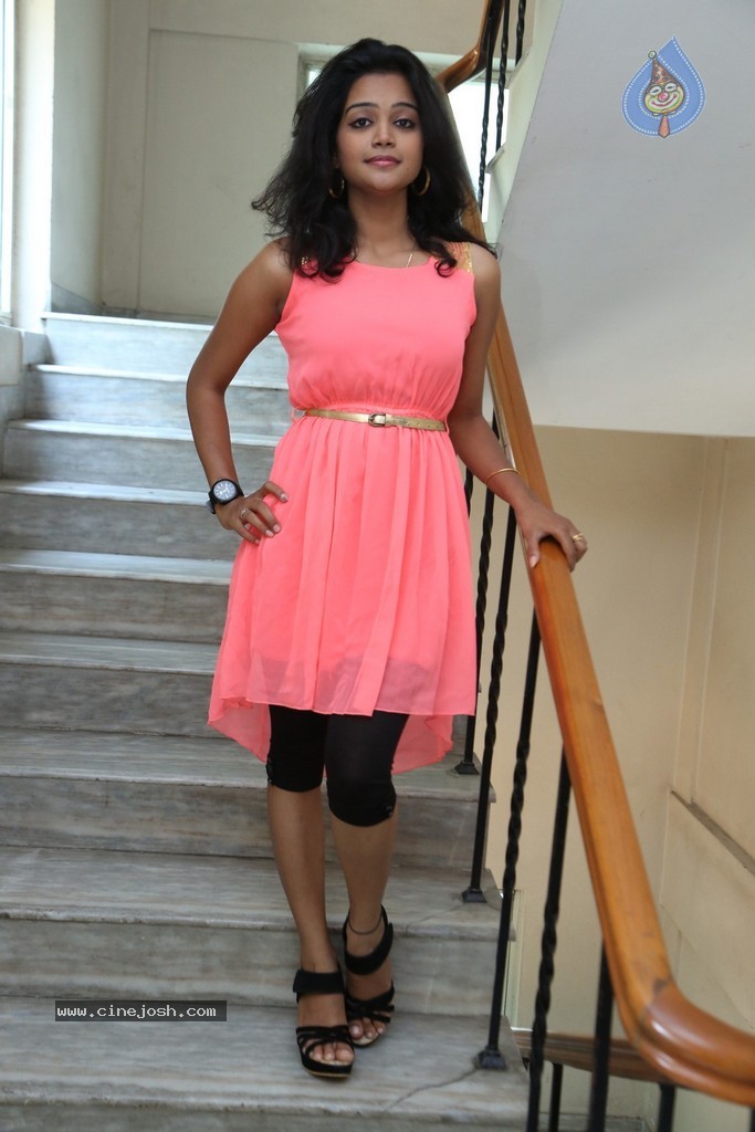 Maheswari New Photos - 22 / 73 photos